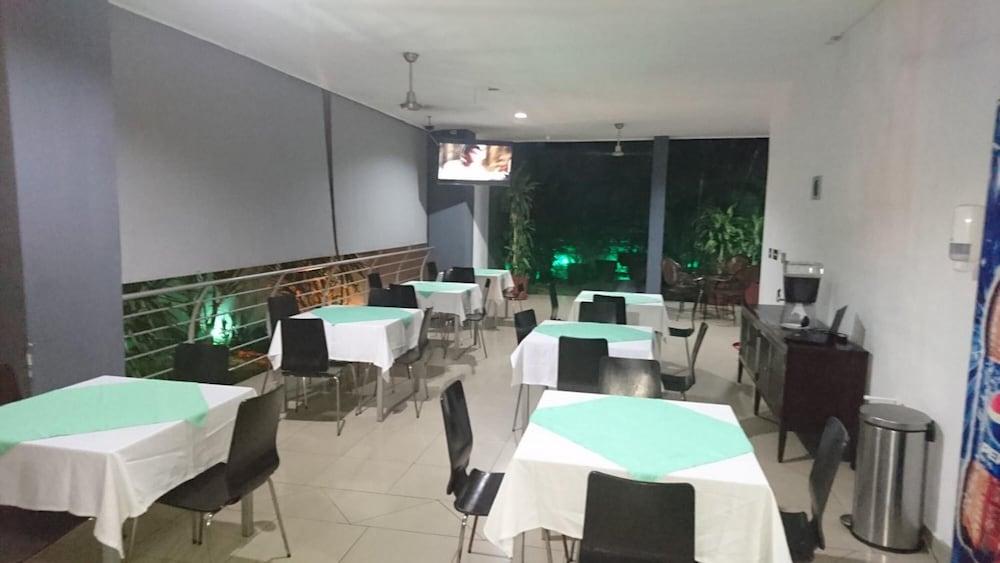 Hotel Brandts Los Robles De San Juan Манагуа Екстериор снимка