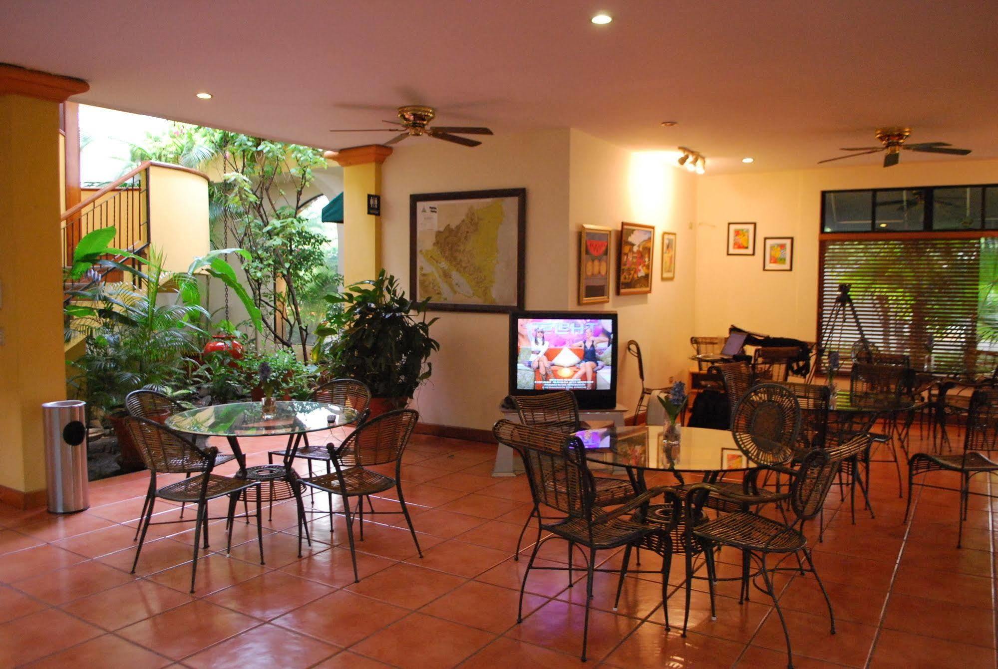 Hotel Brandts Los Robles De San Juan Манагуа Екстериор снимка
